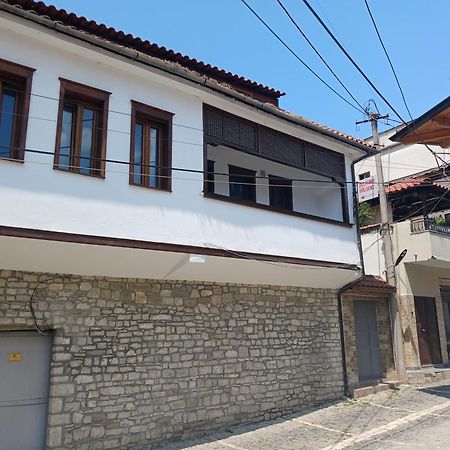مبيت وإفطار بيرات Bujtina Valgent المظهر الخارجي الصورة