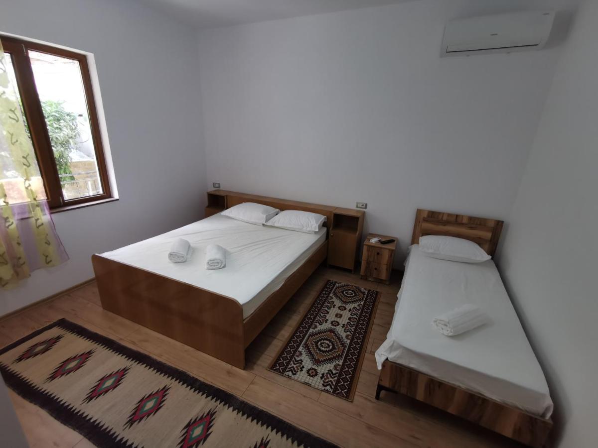 مبيت وإفطار بيرات Bujtina Valgent المظهر الخارجي الصورة